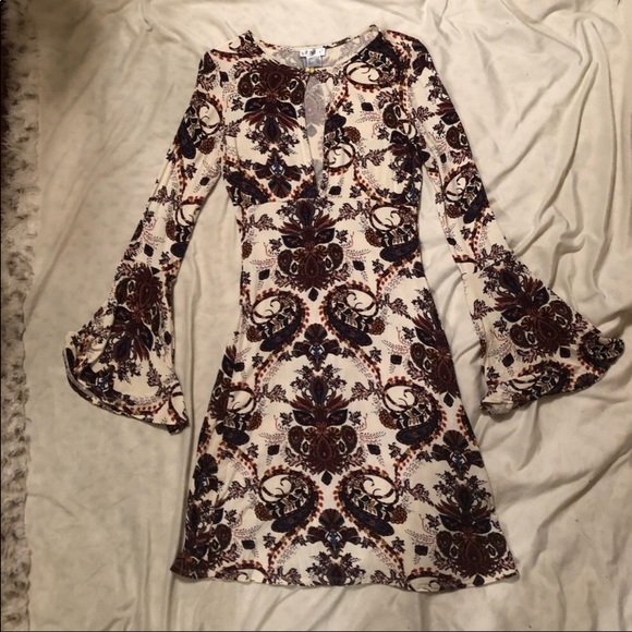 Venus Beautiful BoHo dress; low cut in middle - Picture 4 of 4